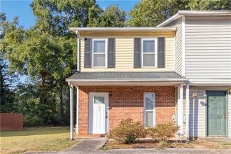 Building Photo - 1587 Springleaf Point SE
