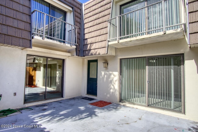 Foto del edificio - 2014 Vista Oaks Cir NE