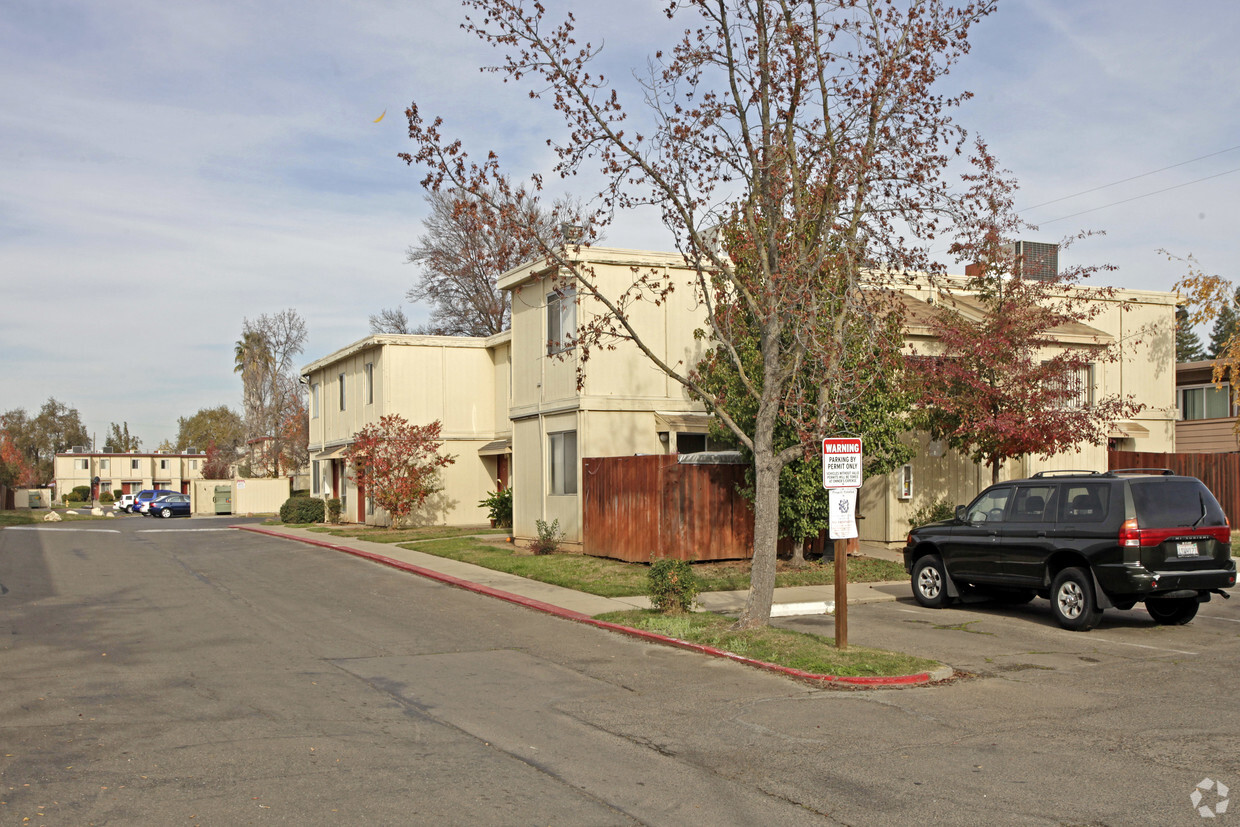 Building Photo - American River Garden Apartments