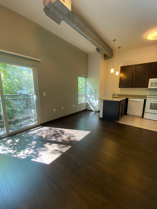 Building Photo - Washington Plaza