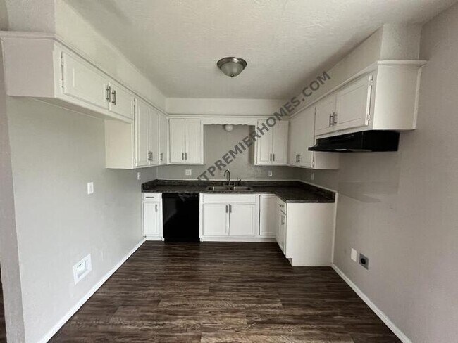 Foto del edificio - 1321 North Christine Dr. Midwest City, OK ...