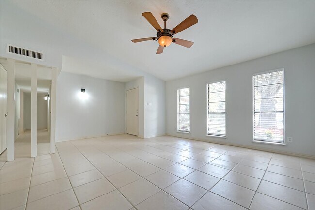 Building Photo - 17414 N Yorkglen Dr
