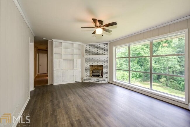 Building Photo - 2619 Colonial Dr