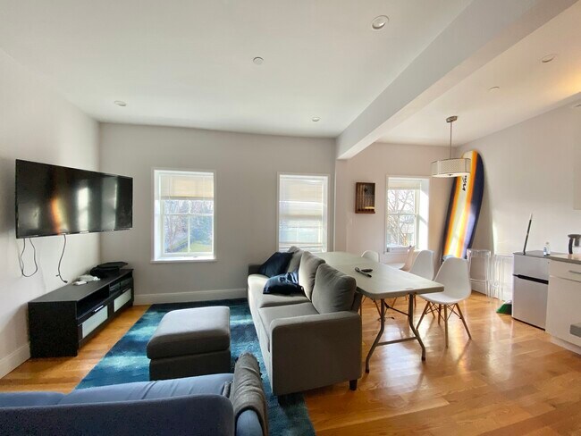 Foto del edificio - 11 Highland Park Ave