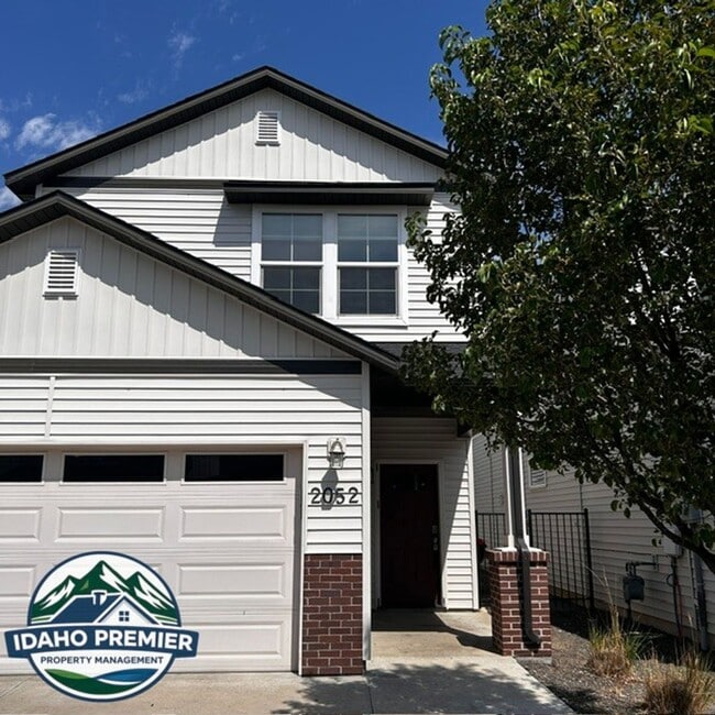 Building Photo - 2052 E Sharptail St