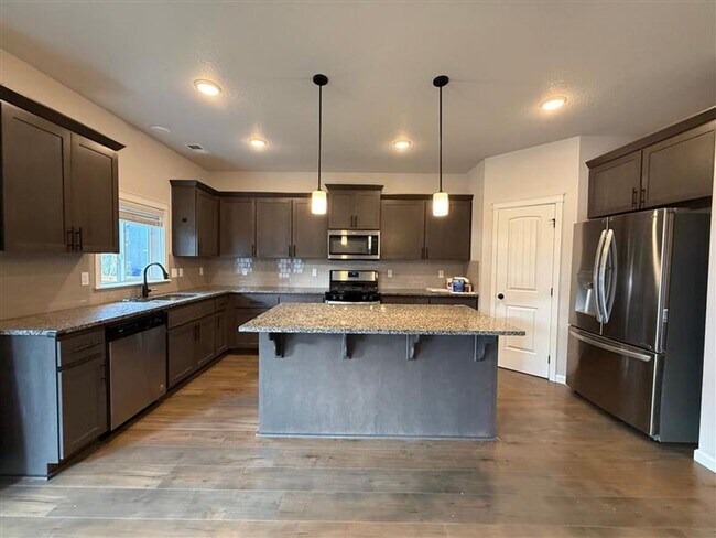 Building Photo - 1223 S 11th Pl