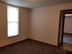 Building Photo - 200 N 9th St