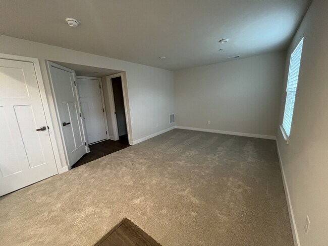 Game room/Rec room - 4806 Spruce Rd
