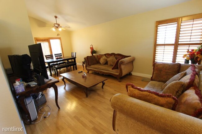 Building Photo - 4 br, 2.5 bath House - 2771 Fieldbrook Way