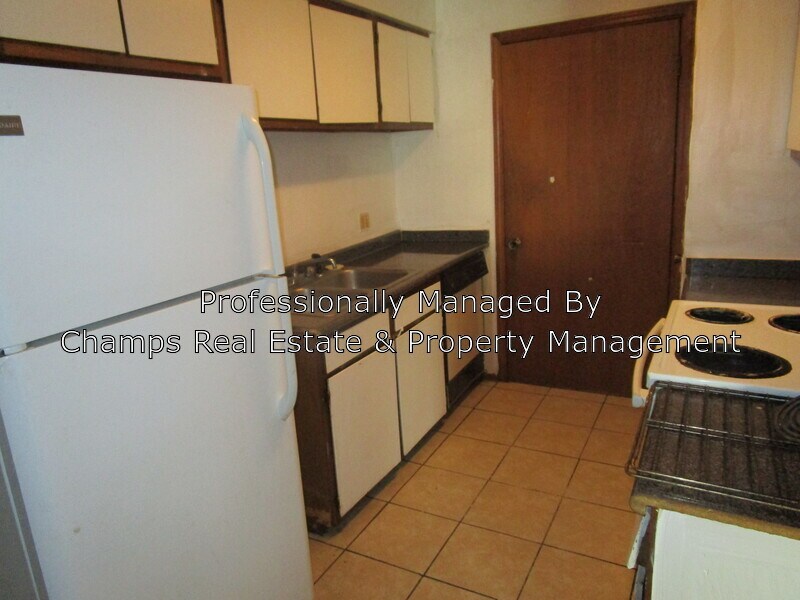 Building Photo - 108 Meudon St