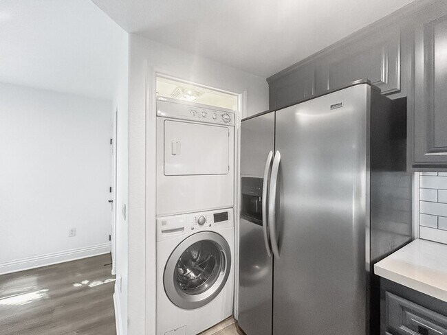 Foto del edificio - Gorgeous 1B/1BA condo w/ Washer/Dryer and ...