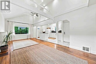 Building Photo - 17 Arden Crescent