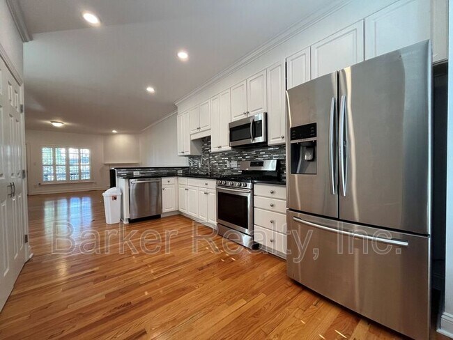 Foto del edificio - 1343 Cameron View Ct