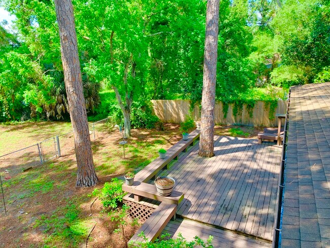 Building Photo - 317 Somerset Dr