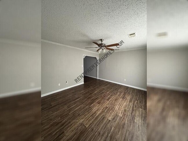 Foto del edificio - 217 N Bailey Blvd