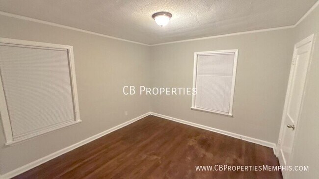 Foto del edificio - 2370 Larose Ave