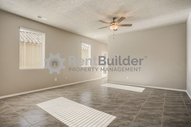 Building Photo - Lease Pending - Please apply at your own d...