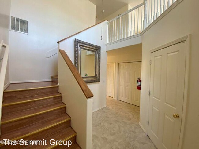 Building Photo - 6 br, 3 bath House - 7035 Red Hawk Circle