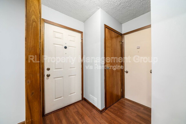 Building Photo - 356 Northview Dr