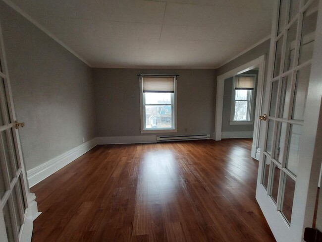 Building Photo - 1 Br Duplex