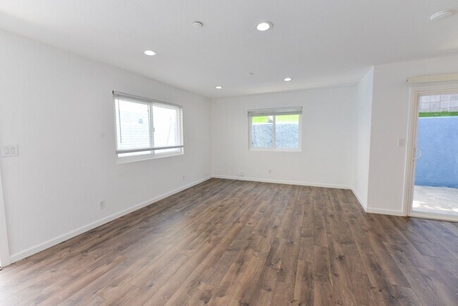 Foto del edificio - 257 Avenida Victoria