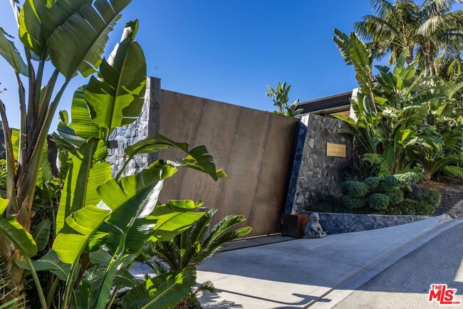 Foto del edificio - 1851 N Stanley Ave