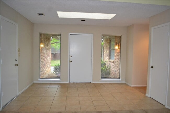 Photo - 5205 Rustle Leaf Dr House