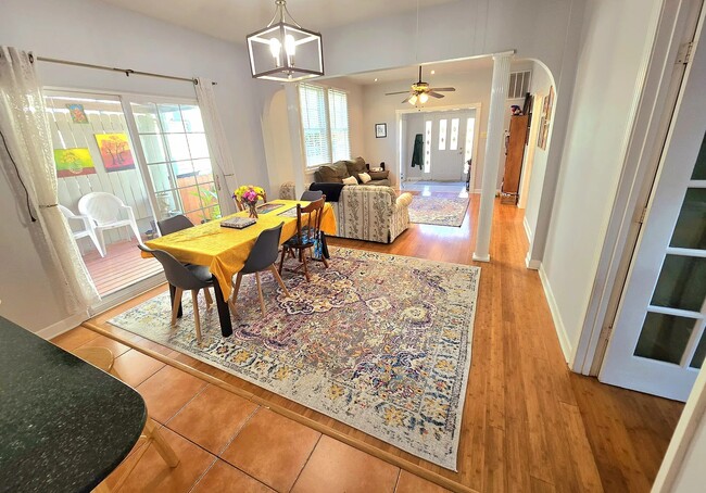 Photo - 1631 S Rendon St House