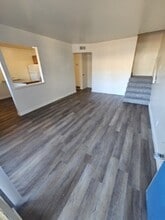 Building Photo - 504 Jeanell Dr