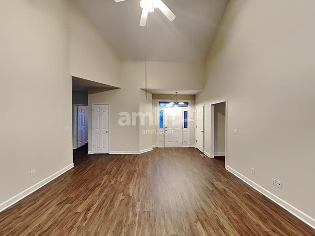 Building Photo - 1707 Arrowhead Dr