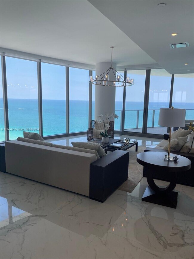 Foto del edificio - 15701 Collins Ave