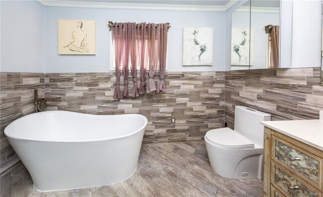 Foto del edificio - 2138 N Frederic St