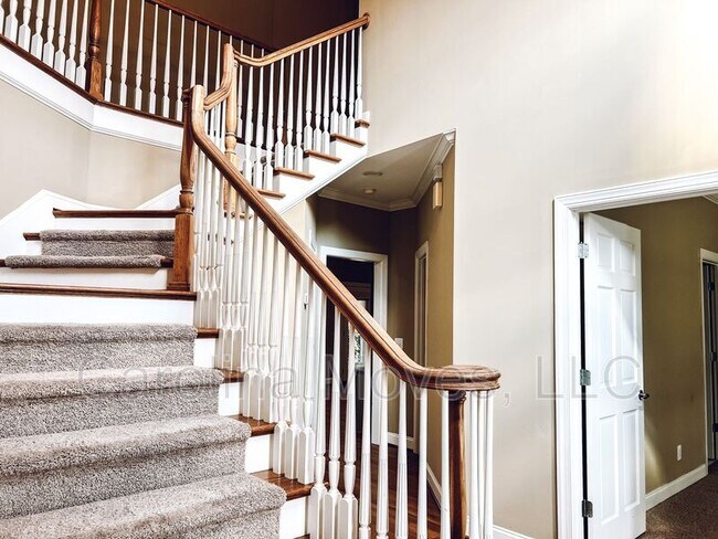 Foto del edificio - 702 Carriage Hill Rd