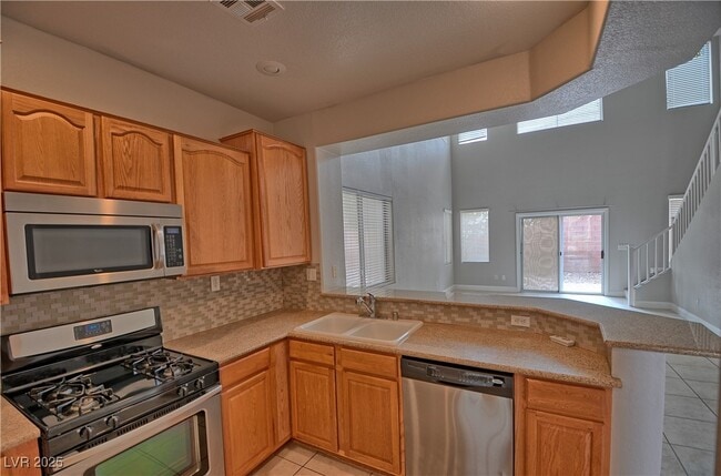 Building Photo - 2277 Summer Home St