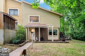 Building Photo - 5602 Summer Oak Way