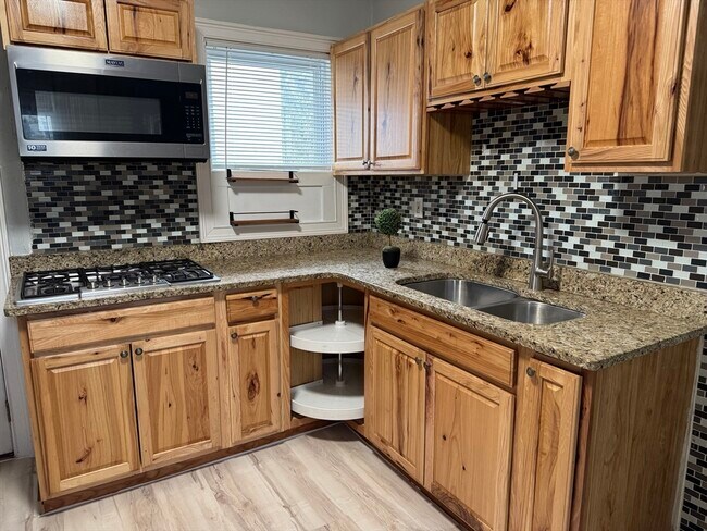 Foto del edificio - 409 Moody St