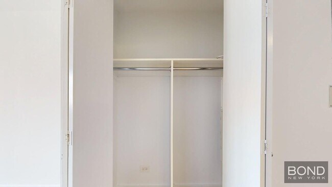 Building Photo - 222 E 39th St