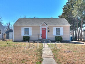 Building Photo - 224 W Ercoupe Dr