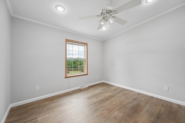 Foto del edificio - 12350 Jesse Smith Rd