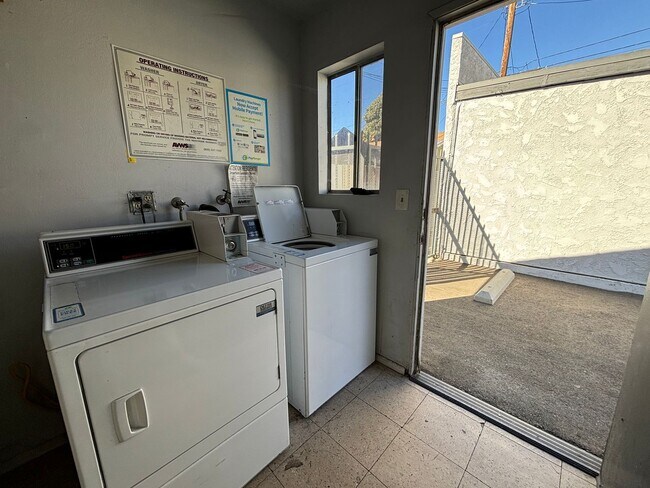 Foto del edificio - 311 Griswold Ave