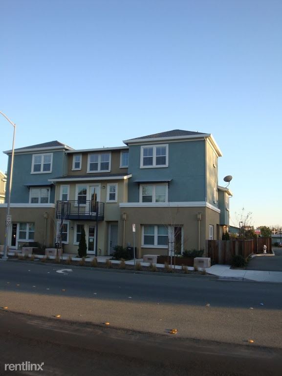 Building Photo - 3325 Chanate Rd