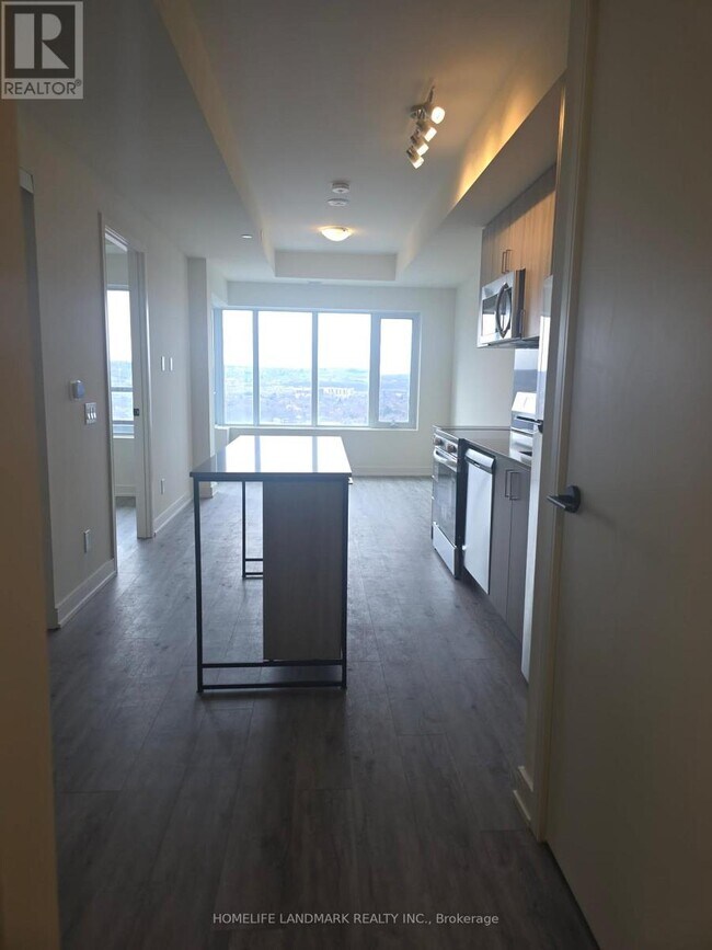 Photo du bâtiment - 8020 Derry Rd