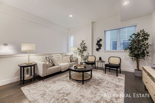 Foto del edificio - 2227 Eliot St