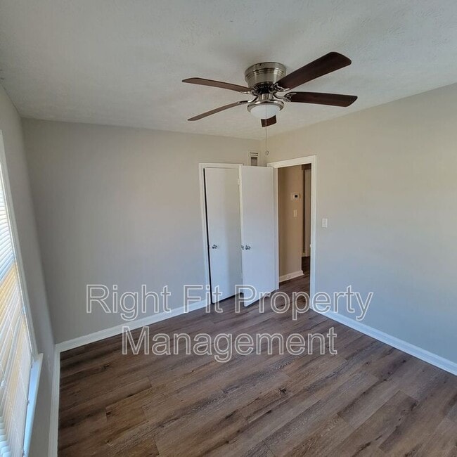 Building Photo - 3960 Trask Dr