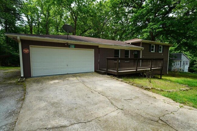 Foto del edificio - 6071 Ridge Way