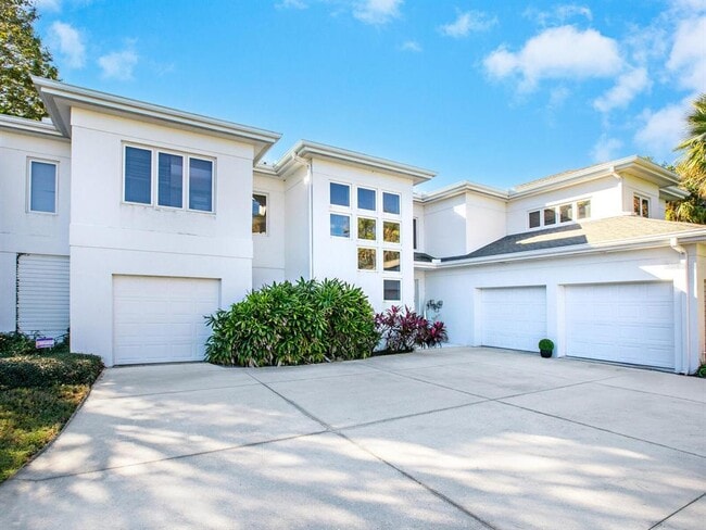 Building Photo - 5018 63rd Dr W