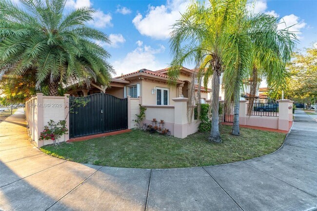 Building Photo - 2280 SW 152nd Pl