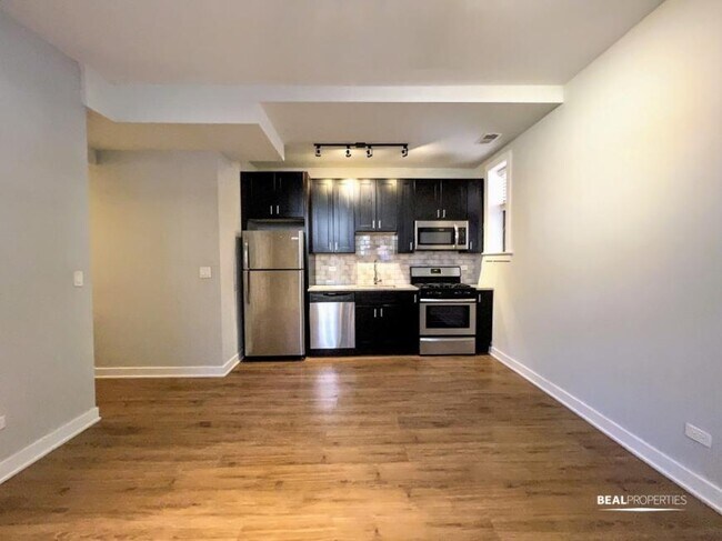 Building Photo - 2 bedroom in CHICAGO IL 60625
