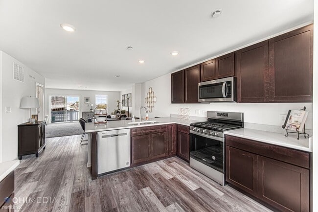 Building Photo - 3 br, 2.5 bath Townhome - 8693 Orchid Drive