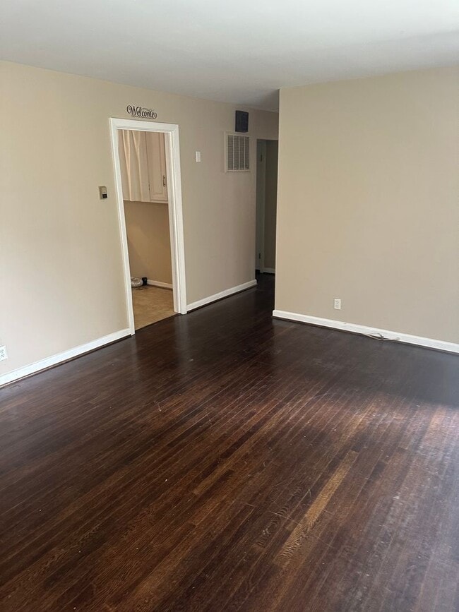 Foto del edificio - 3 bed/1bath